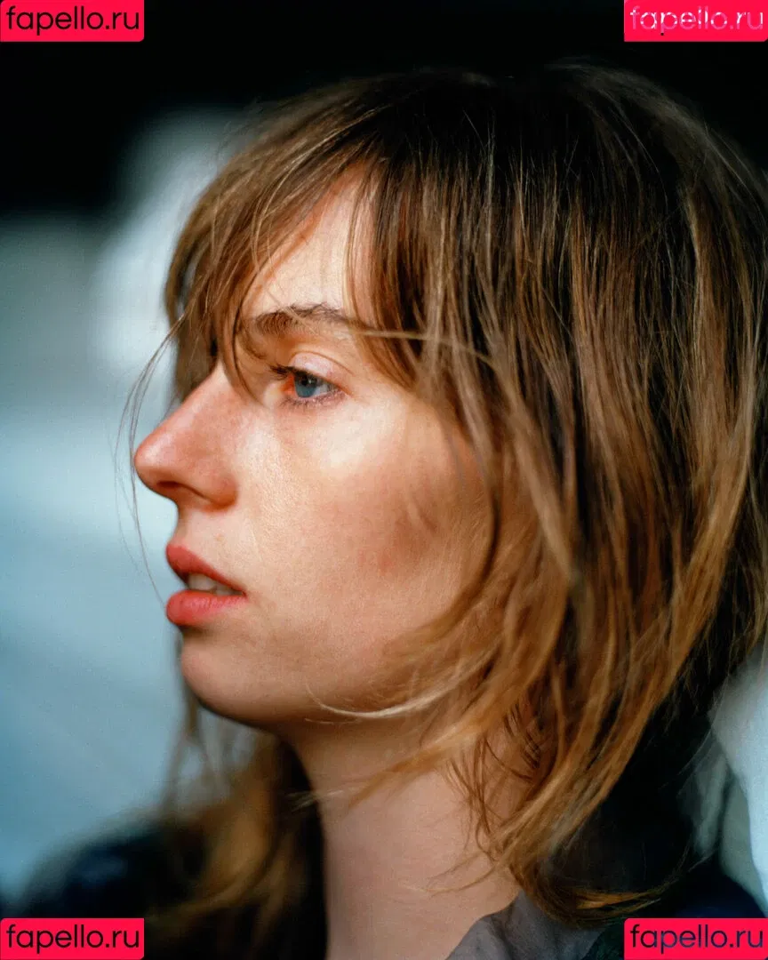 Maya Hawke / maya_hawke / neohawk2 Onlyfans Photo Gallery 