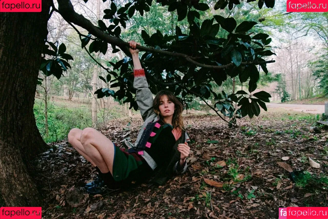 Maya Hawke / maya_hawke / neohawk2 Onlyfans Photo Gallery 