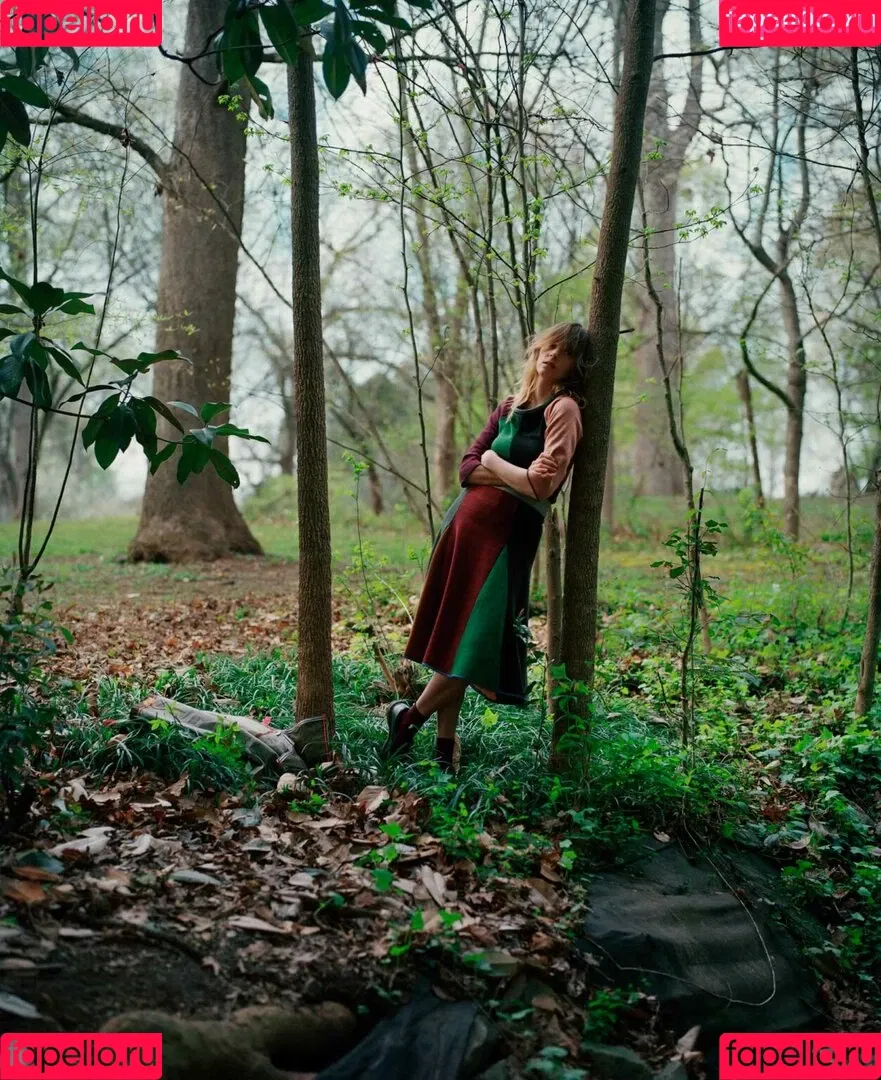 Maya Hawke / maya_hawke / neohawk2 Onlyfans Photo Gallery 