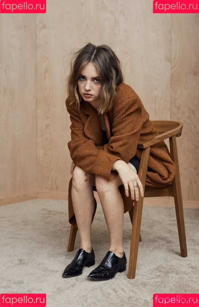 Maya Hawke / maya_hawke / neohawk2 Onlyfans Photo Gallery 