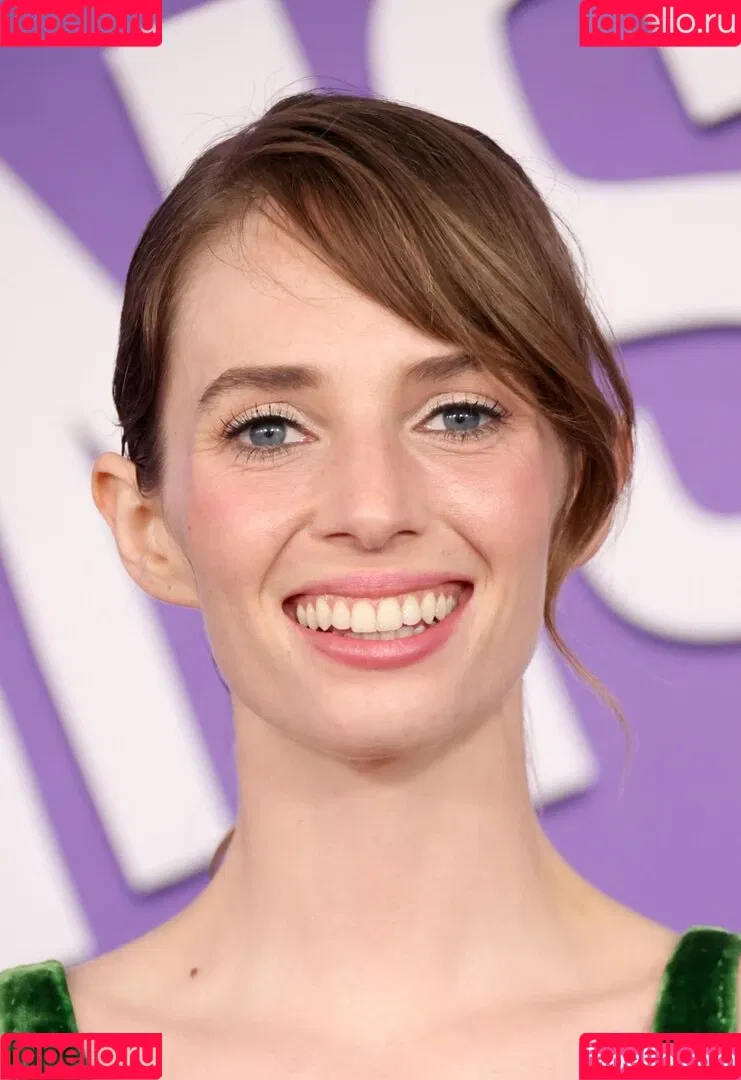 Maya Hawke / maya_hawke / neohawk2 Onlyfans Photo Gallery 