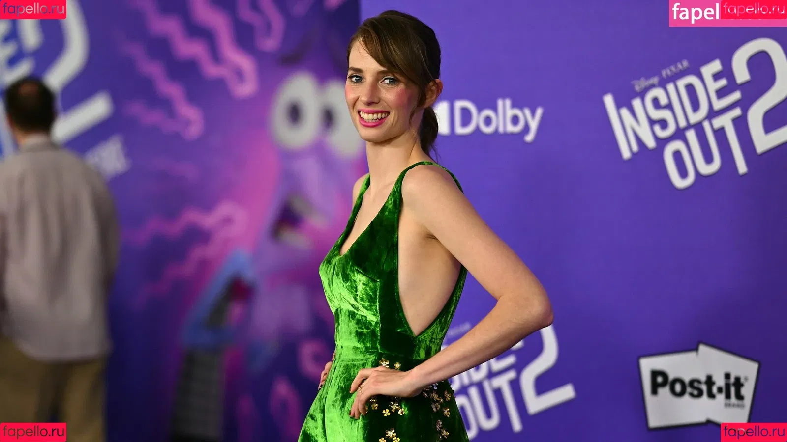 Maya Hawke / maya_hawke / neohawk2 Onlyfans Photo Gallery 