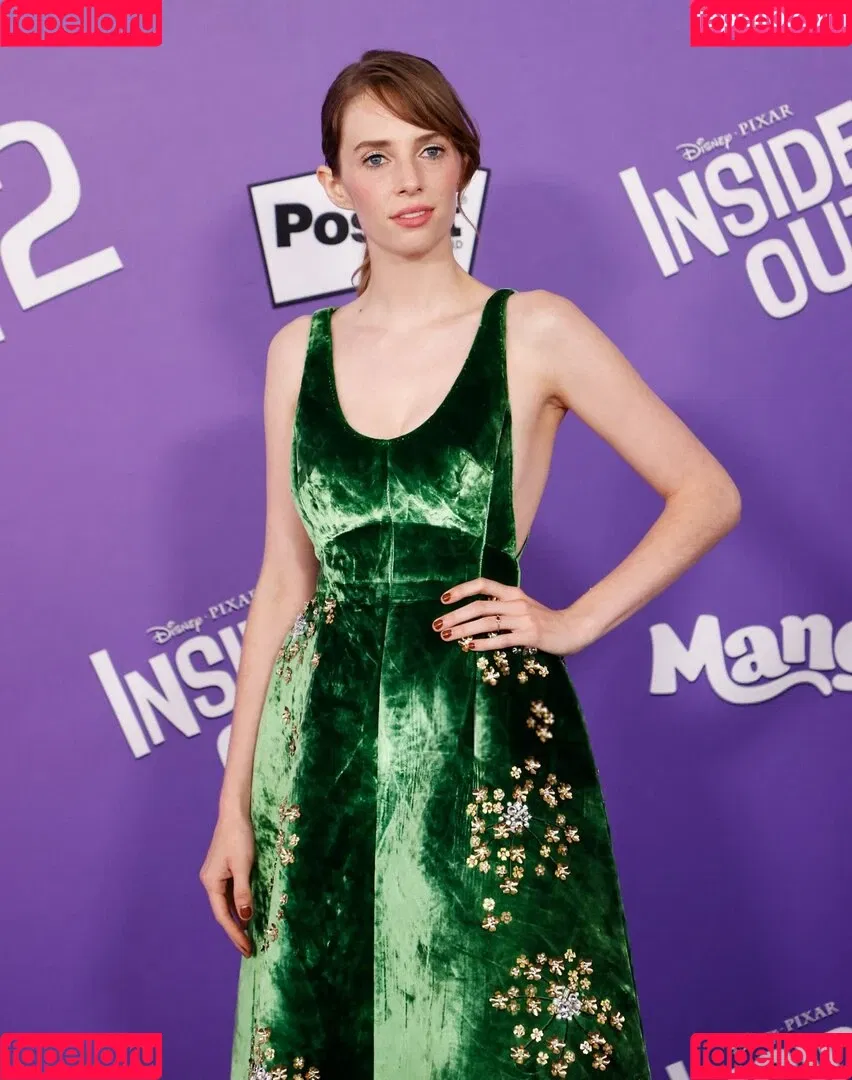 Maya Hawke / maya_hawke / neohawk2 Onlyfans Photo Gallery 