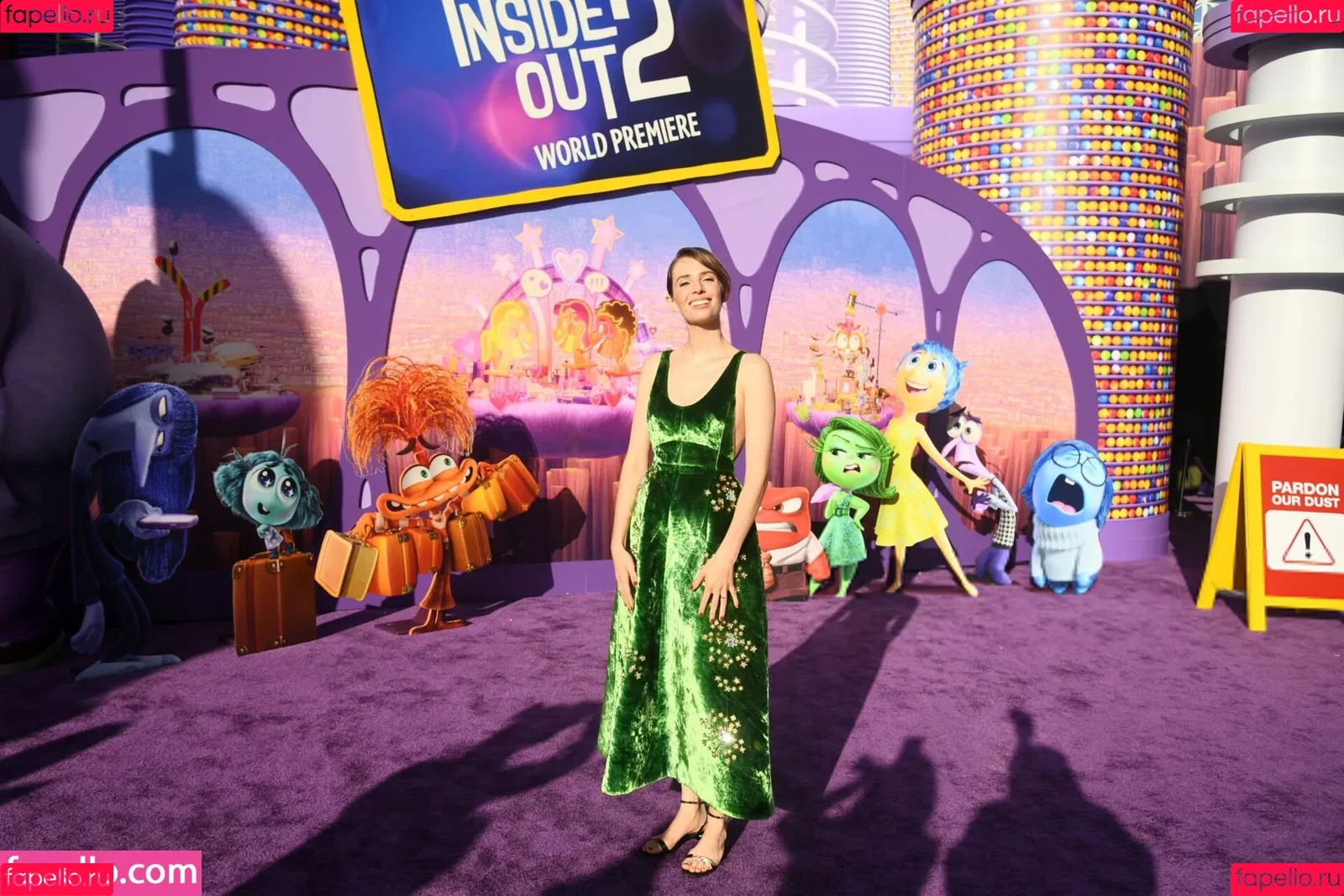 Maya Hawke / maya_hawke / neohawk2 Onlyfans Photo Gallery 