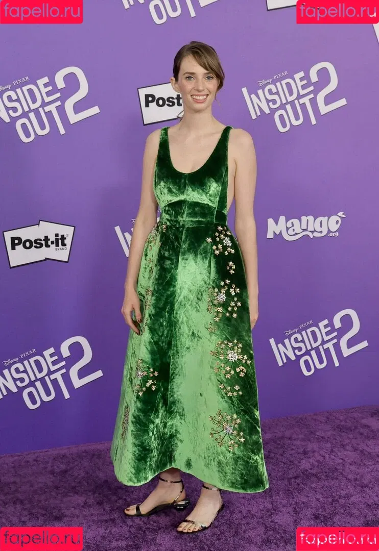 Maya Hawke / maya_hawke / neohawk2 Onlyfans Photo Gallery 