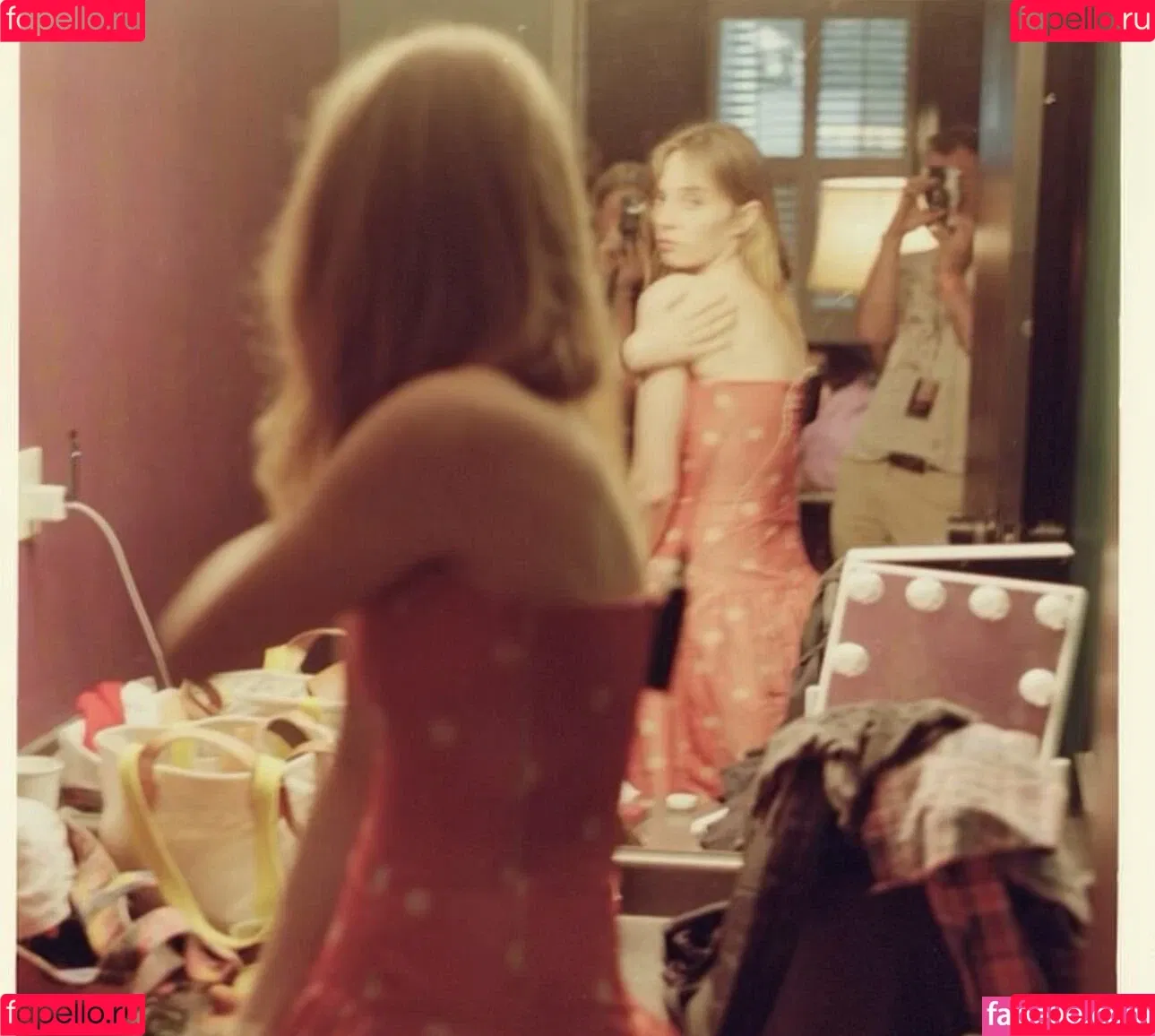 Maya Hawke / maya_hawke / neohawk2 Onlyfans Photo Gallery 