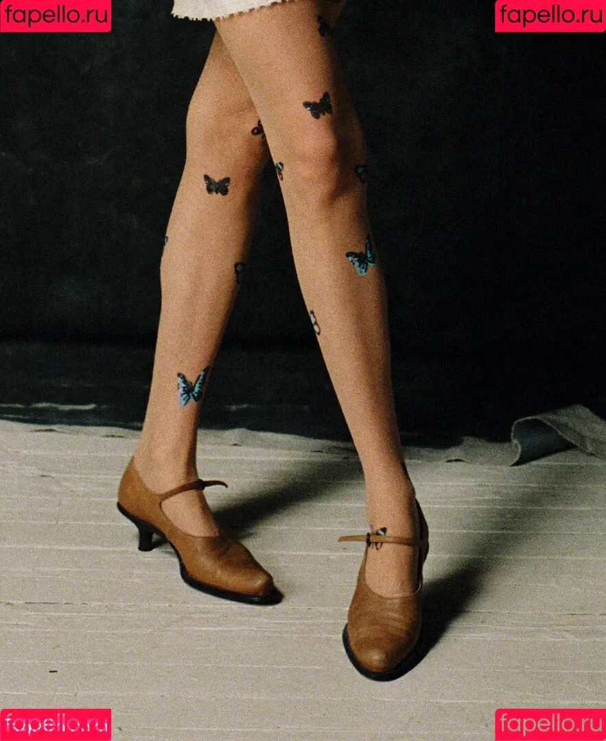 Maya Hawke / maya_hawke / neohawk2 Onlyfans Photo Gallery 