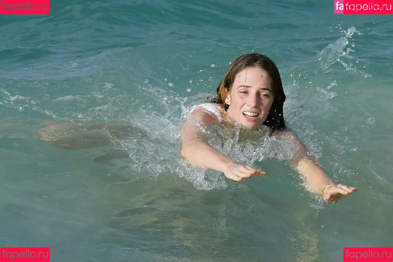 Maya Hawke / maya_hawke / neohawk2 Onlyfans Photo Gallery 