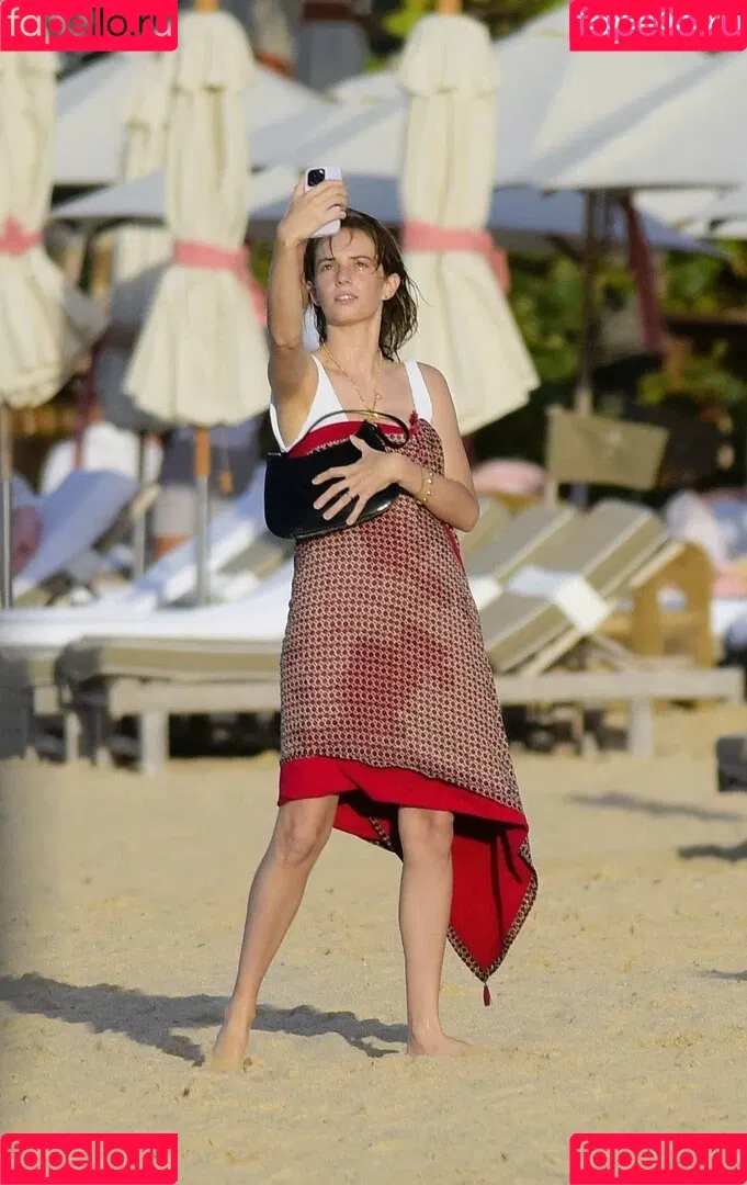 Maya Hawke / maya_hawke / neohawk2 Onlyfans Photo Gallery 