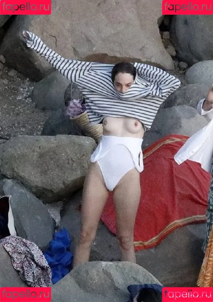 Maya Hawke / maya_hawke / neohawk2 Onlyfans Photo Gallery 