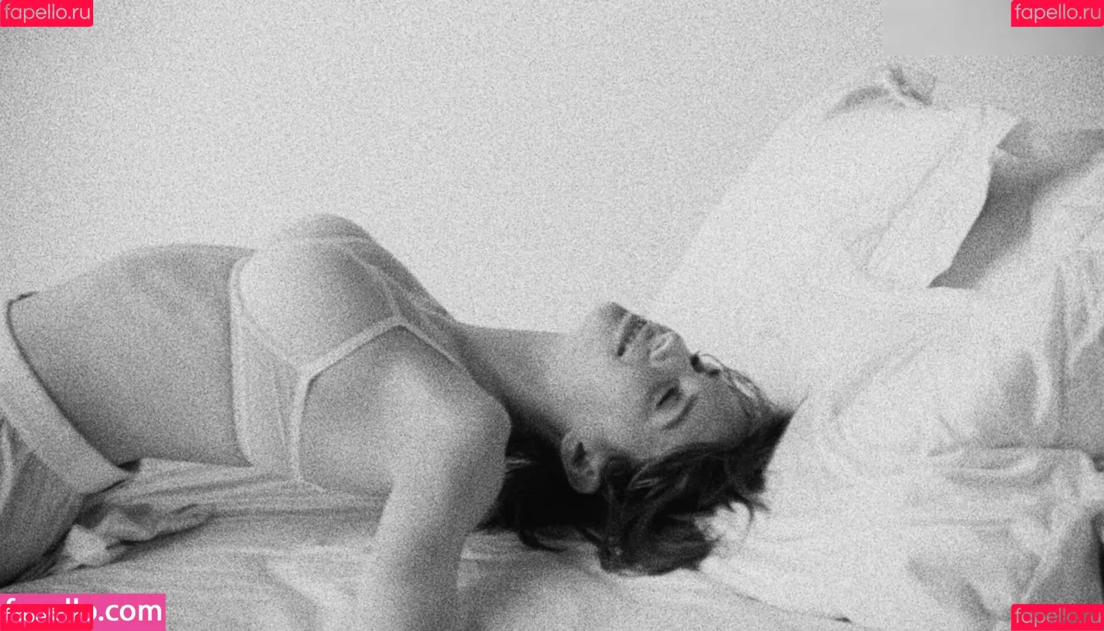 Maya Hawke / maya_hawke / neohawk2 Onlyfans Photo Gallery 