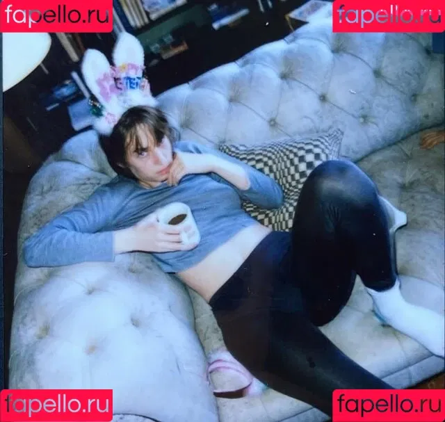 Maya Hawke / maya_hawke / neohawk2 Onlyfans Photo Gallery 