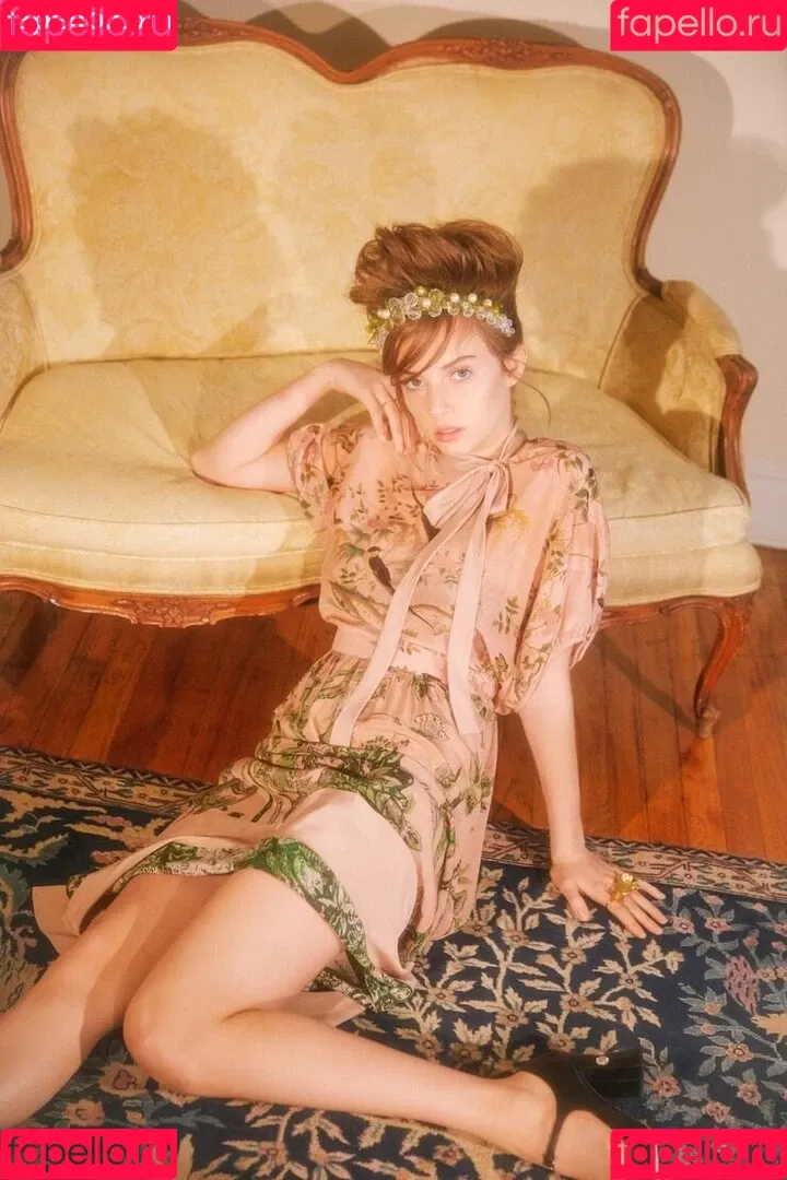 Maya Hawke / maya_hawke / neohawk2 Onlyfans Photo Gallery 