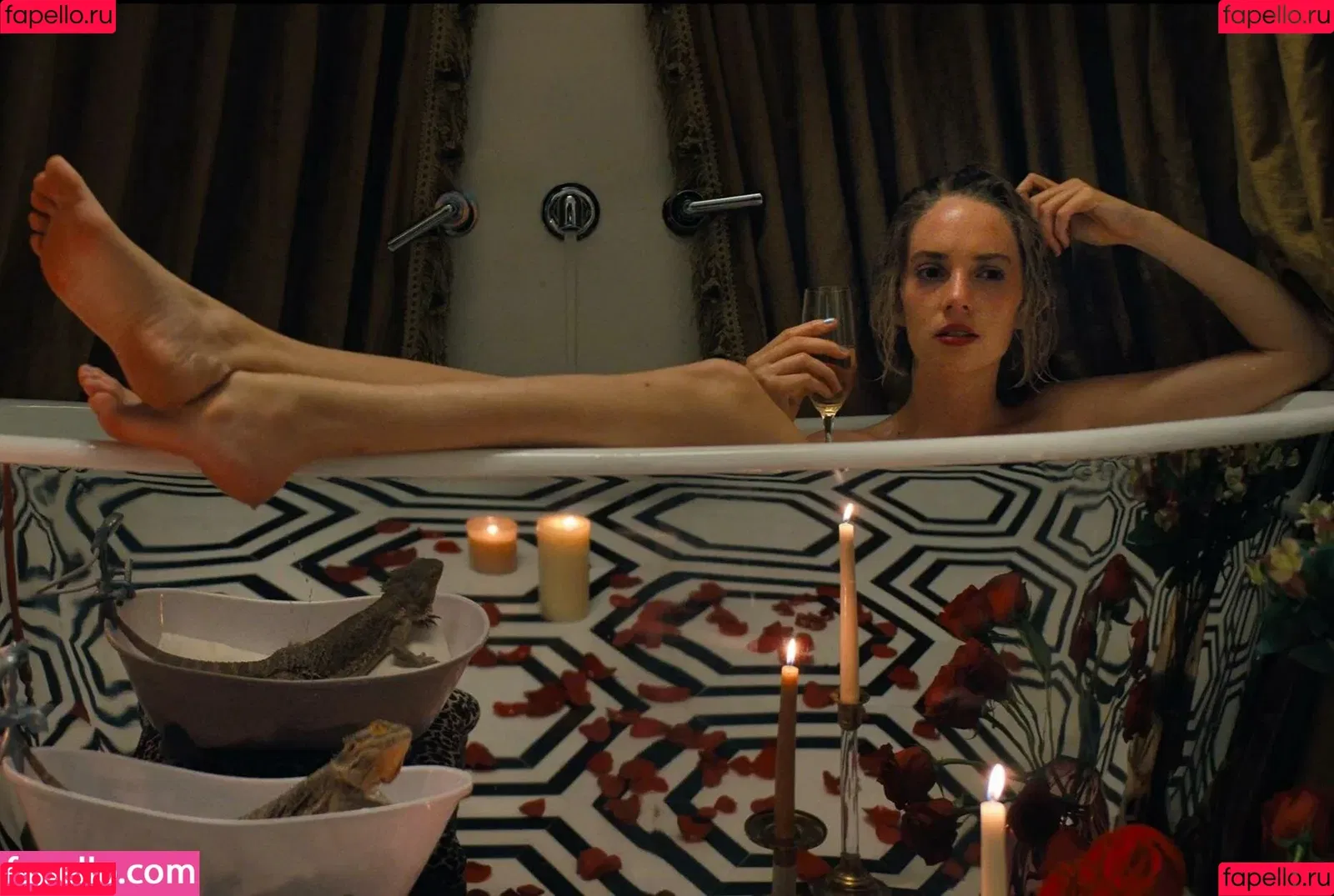 Maya Hawke / maya_hawke / neohawk2 Onlyfans Photo Gallery 