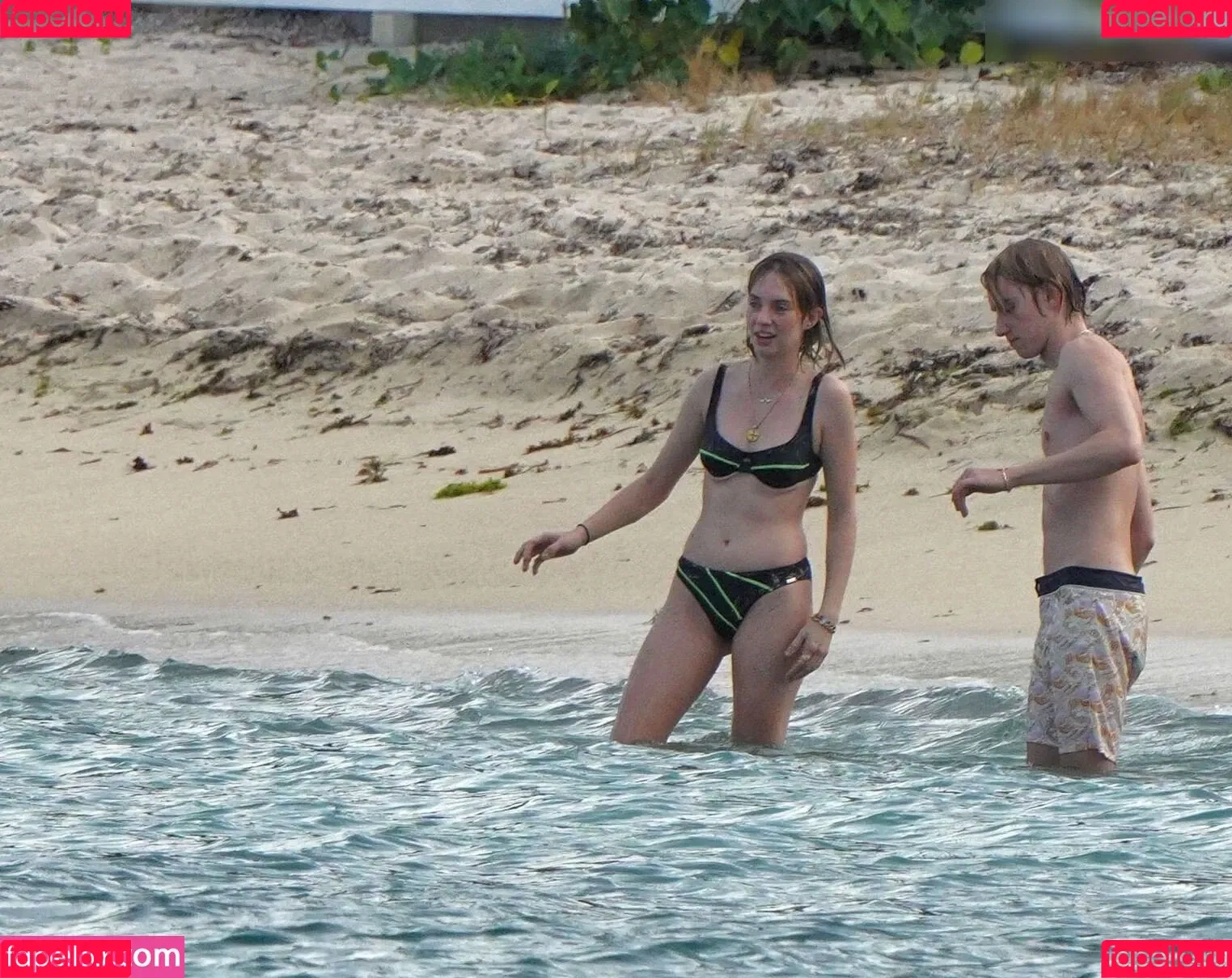 Maya Hawke / maya_hawke / neohawk2 Onlyfans Photo Gallery 