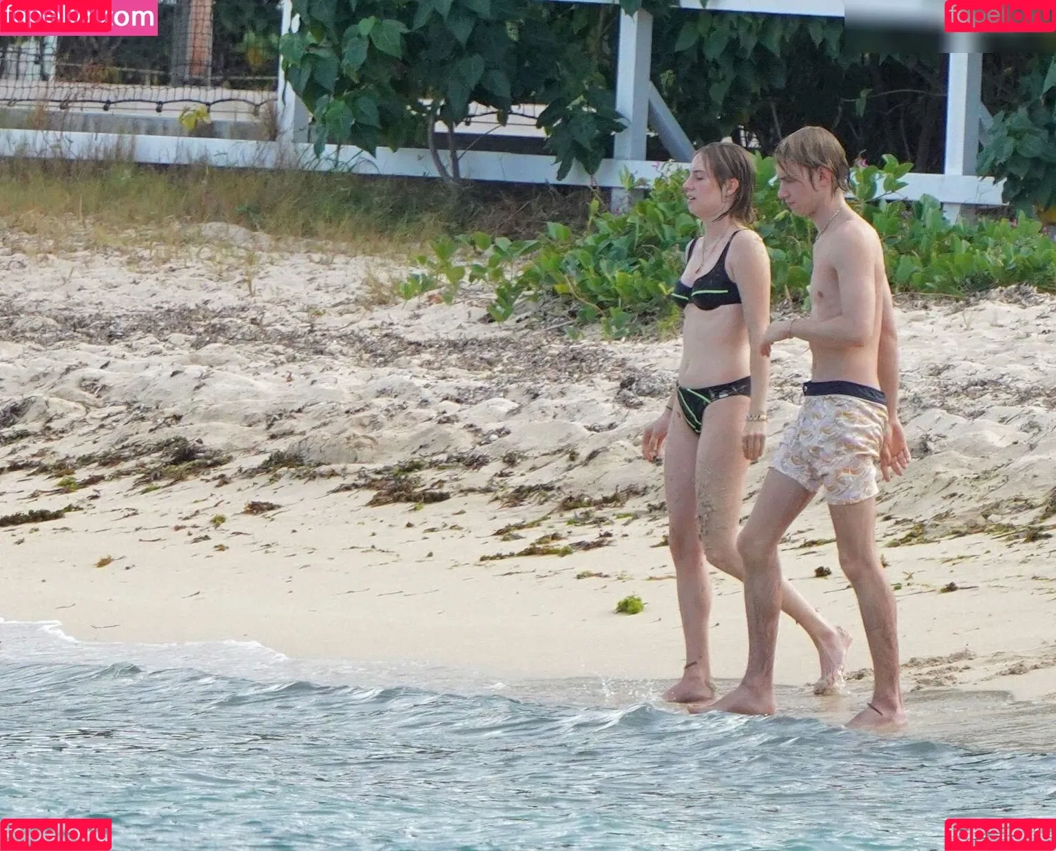 Maya Hawke / maya_hawke / neohawk2 Onlyfans Photo Gallery 