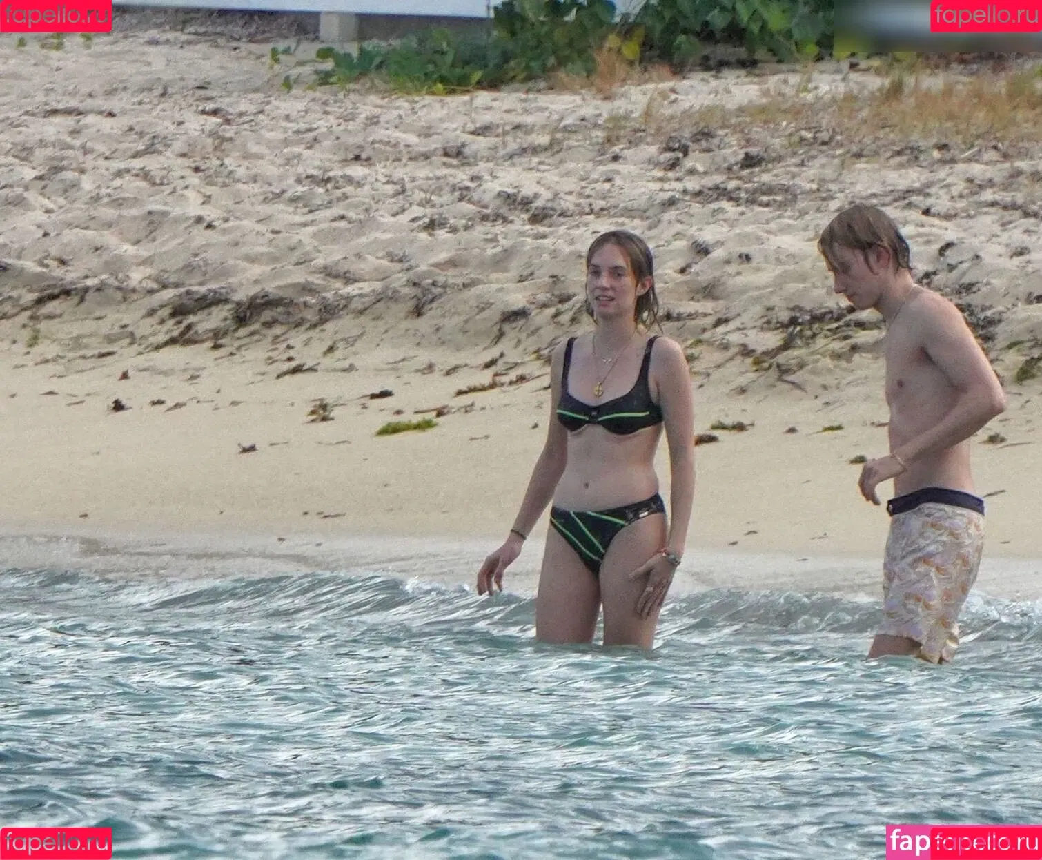 Maya Hawke / maya_hawke / neohawk2 Onlyfans Photo Gallery 