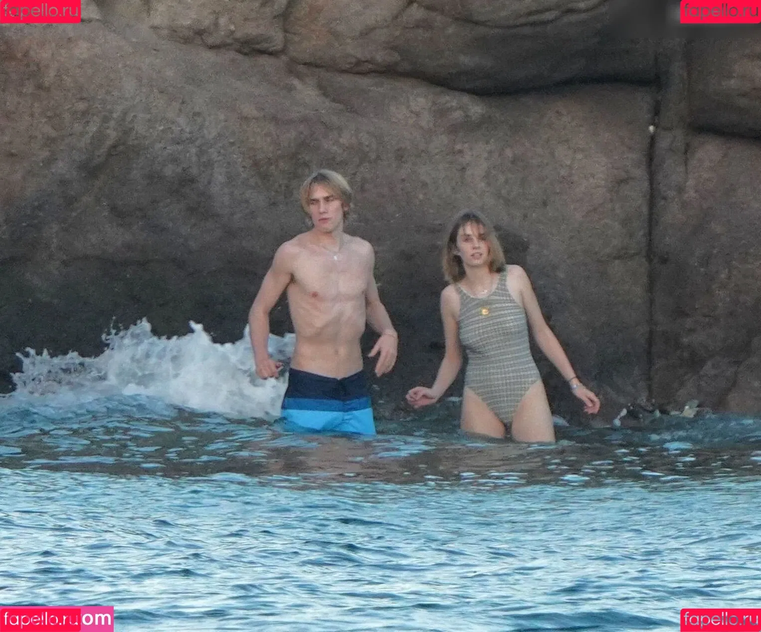 Maya Hawke / maya_hawke / neohawk2 Onlyfans Photo Gallery 