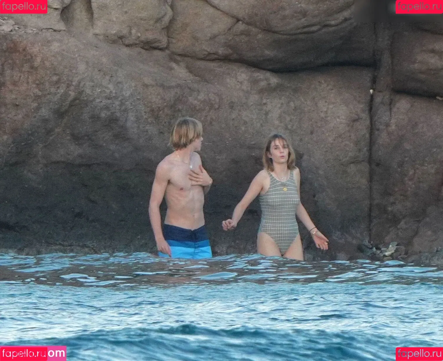 Maya Hawke / maya_hawke / neohawk2 Onlyfans Photo Gallery 