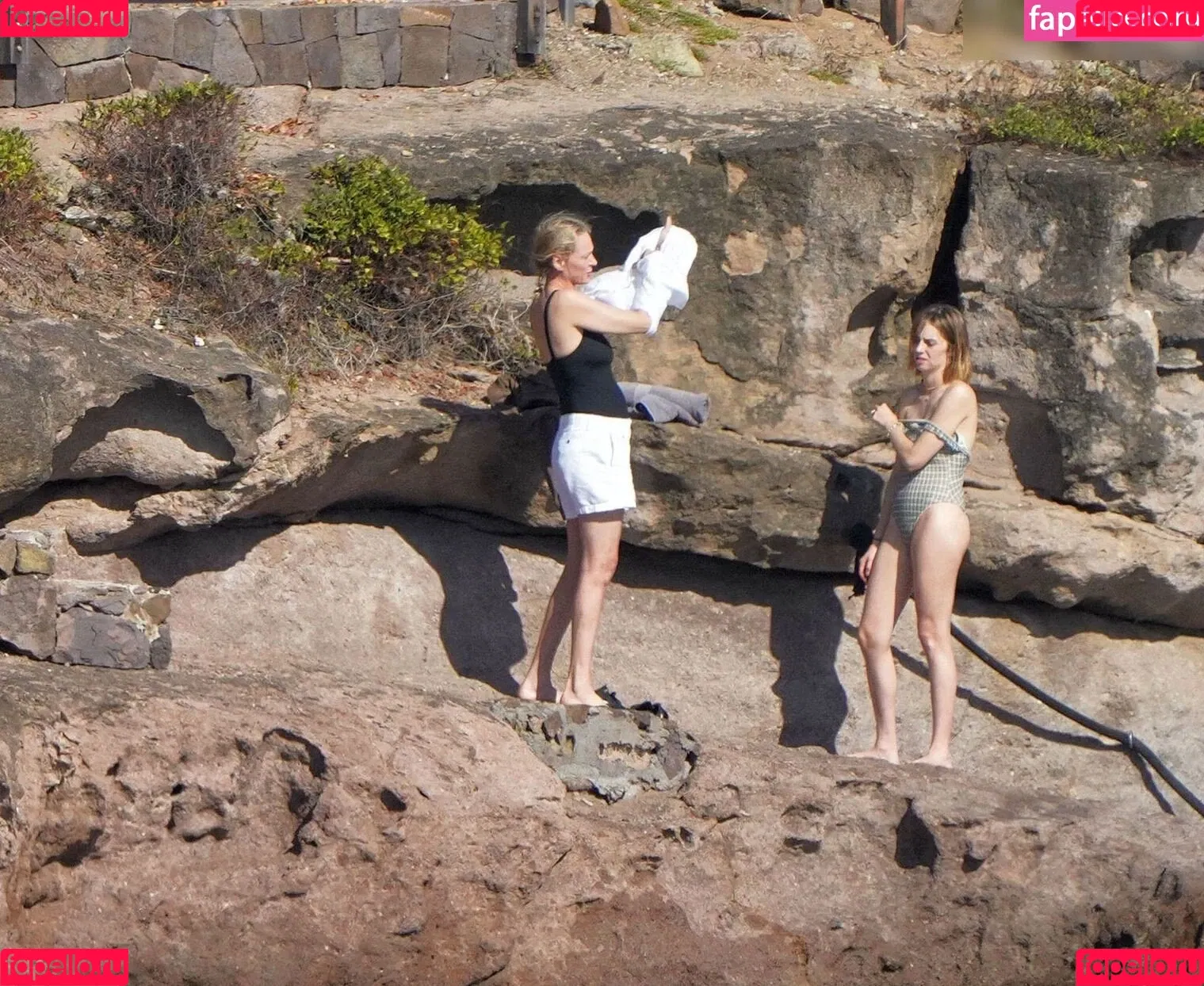 Maya Hawke / maya_hawke / neohawk2 Onlyfans Photo Gallery 