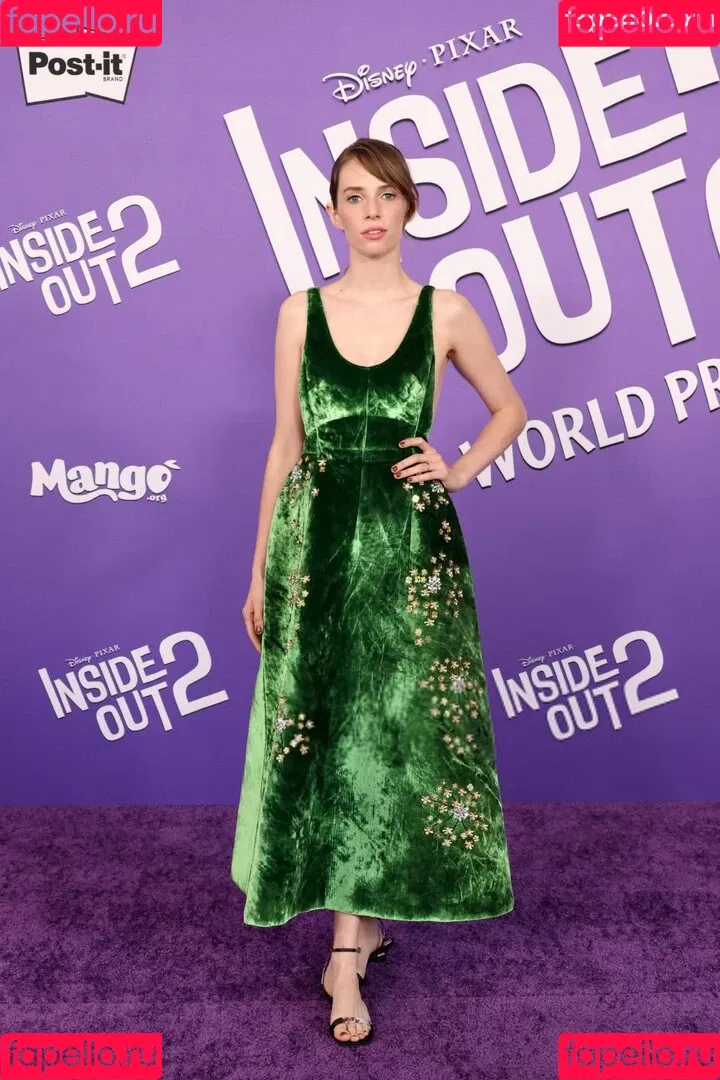 Maya Hawke / maya_hawke / neohawk2 Onlyfans Photo Gallery 