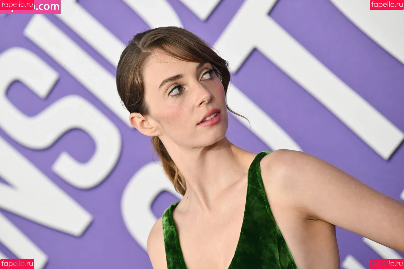 Maya Hawke / maya_hawke / neohawk2 Onlyfans Photo Gallery 