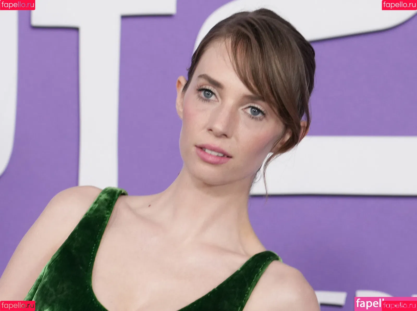 Maya Hawke / maya_hawke / neohawk2 Onlyfans Photo Gallery 