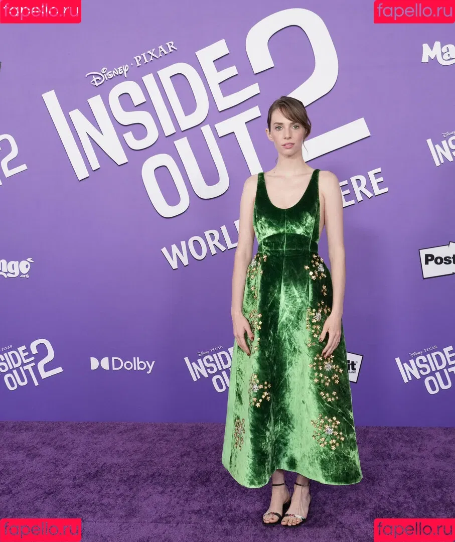 Maya Hawke / maya_hawke / neohawk2 Onlyfans Photo Gallery 