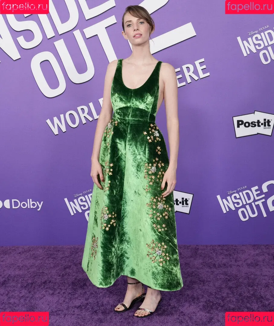 Maya Hawke / maya_hawke / neohawk2 Onlyfans Photo Gallery 