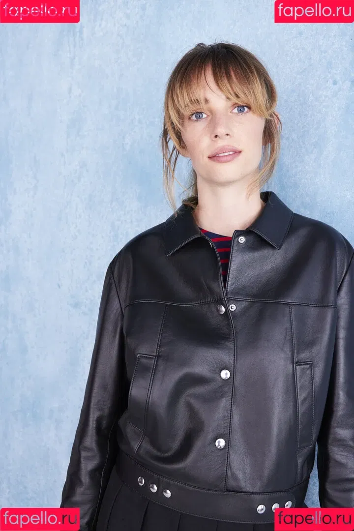 Maya Hawke / maya_hawke / neohawk2 Onlyfans Photo Gallery 