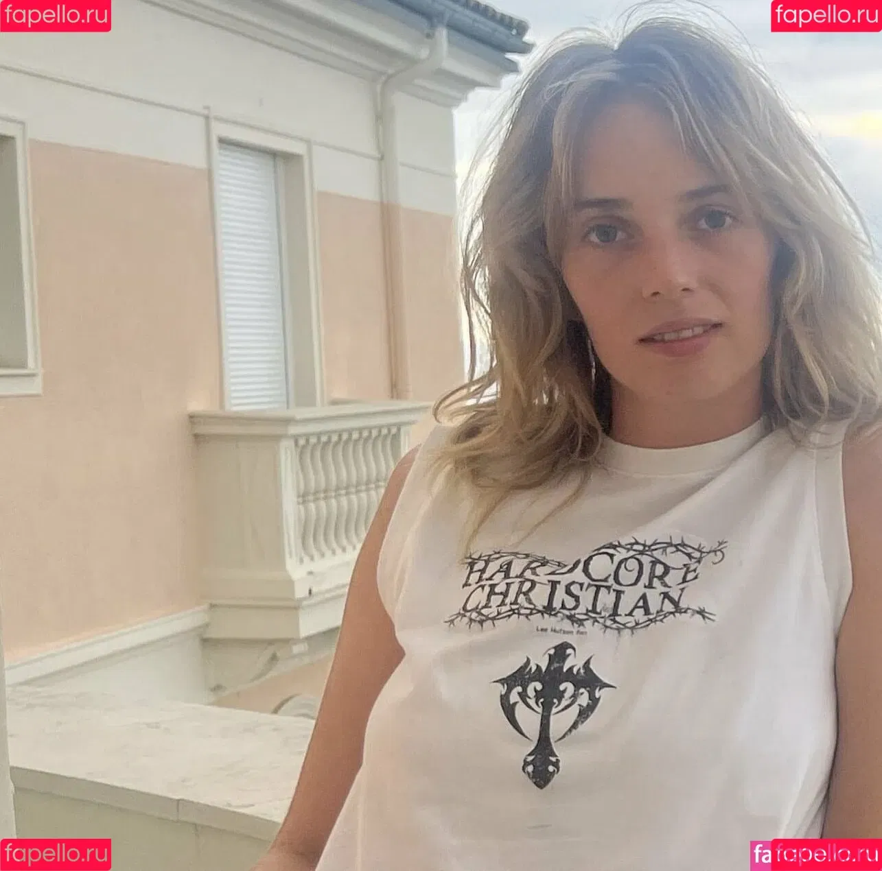 Maya Hawke / maya_hawke / neohawk2 Onlyfans Photo Gallery 