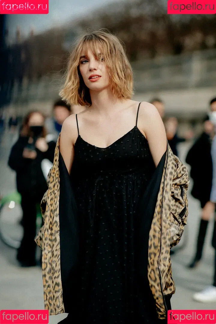 Maya Hawke / maya_hawke / neohawk2 Onlyfans Photo Gallery 