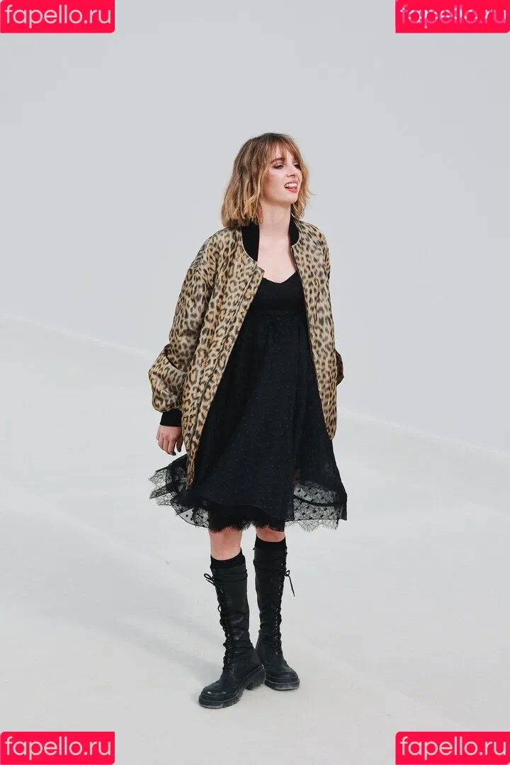 Maya Hawke / maya_hawke / neohawk2 Onlyfans Photo Gallery 