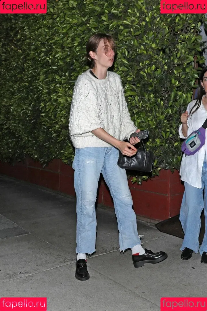 Maya Hawke / maya_hawke / neohawk2 Onlyfans Photo Gallery 