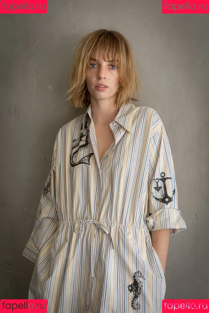 Maya Hawke / maya_hawke / neohawk2 Onlyfans Photo Gallery 
