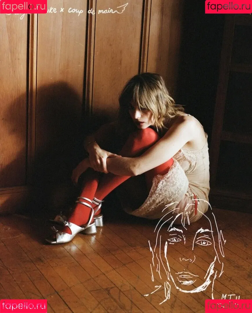 Maya Hawke / maya_hawke / neohawk2 Onlyfans Photo Gallery 