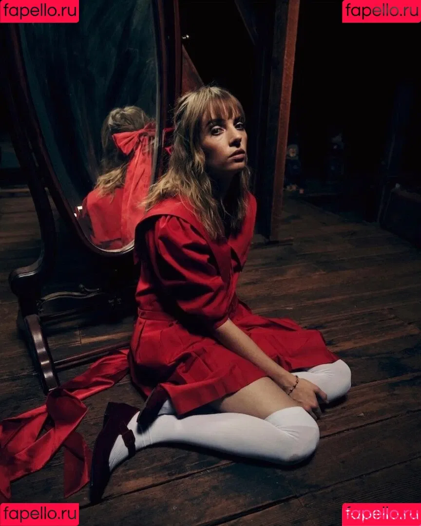 Maya Hawke / maya_hawke / neohawk2 Onlyfans Photo Gallery 