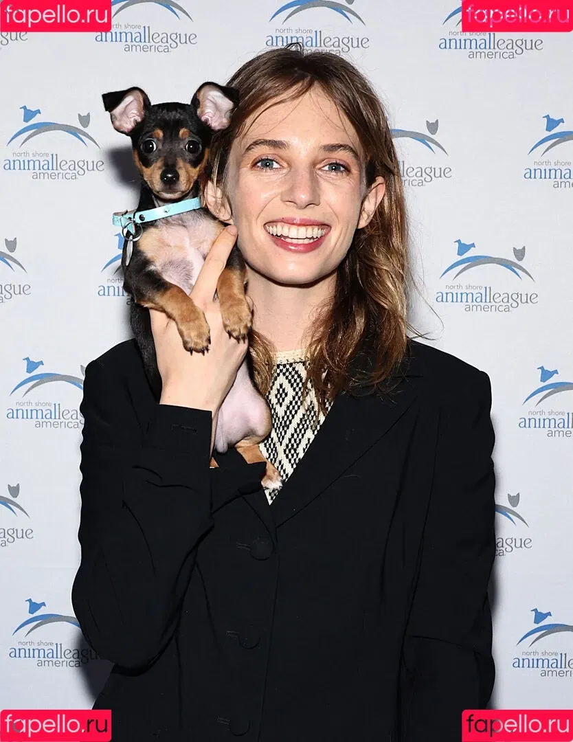 Maya Hawke / maya_hawke / neohawk2 Onlyfans Photo Gallery 