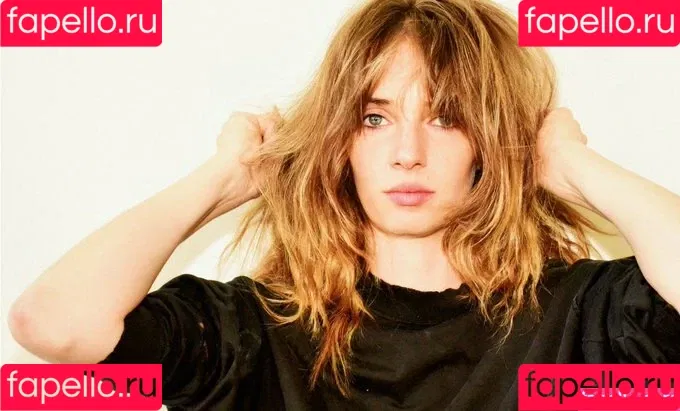 Maya Hawke / maya_hawke / neohawk2 Onlyfans Photo Gallery 