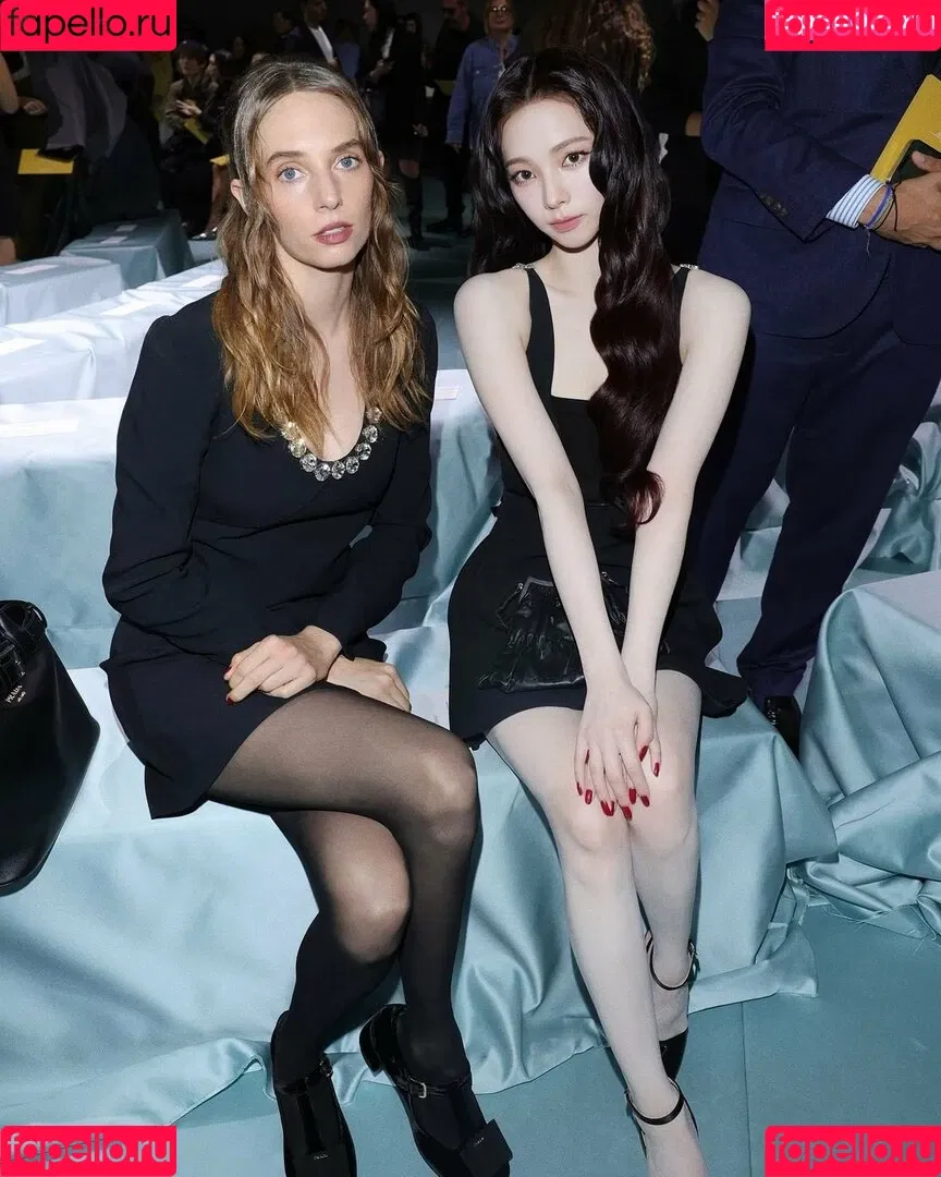 Maya Hawke / maya_hawke / neohawk2 Onlyfans Photo Gallery 