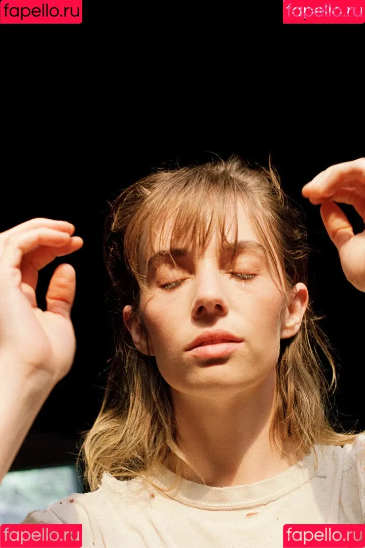 Maya Hawke / maya_hawke / neohawk2 Onlyfans Photo Gallery 