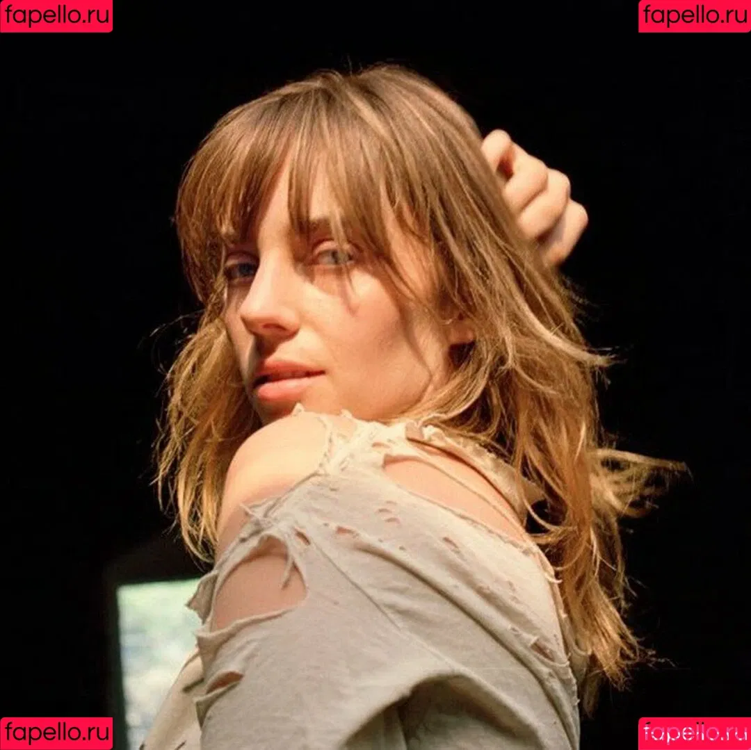 Maya Hawke / maya_hawke / neohawk2 Onlyfans Photo Gallery 