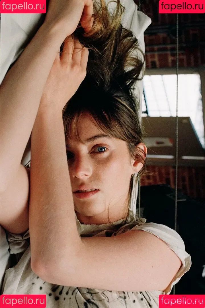 Maya Hawke / maya_hawke / neohawk2 Onlyfans Photo Gallery 