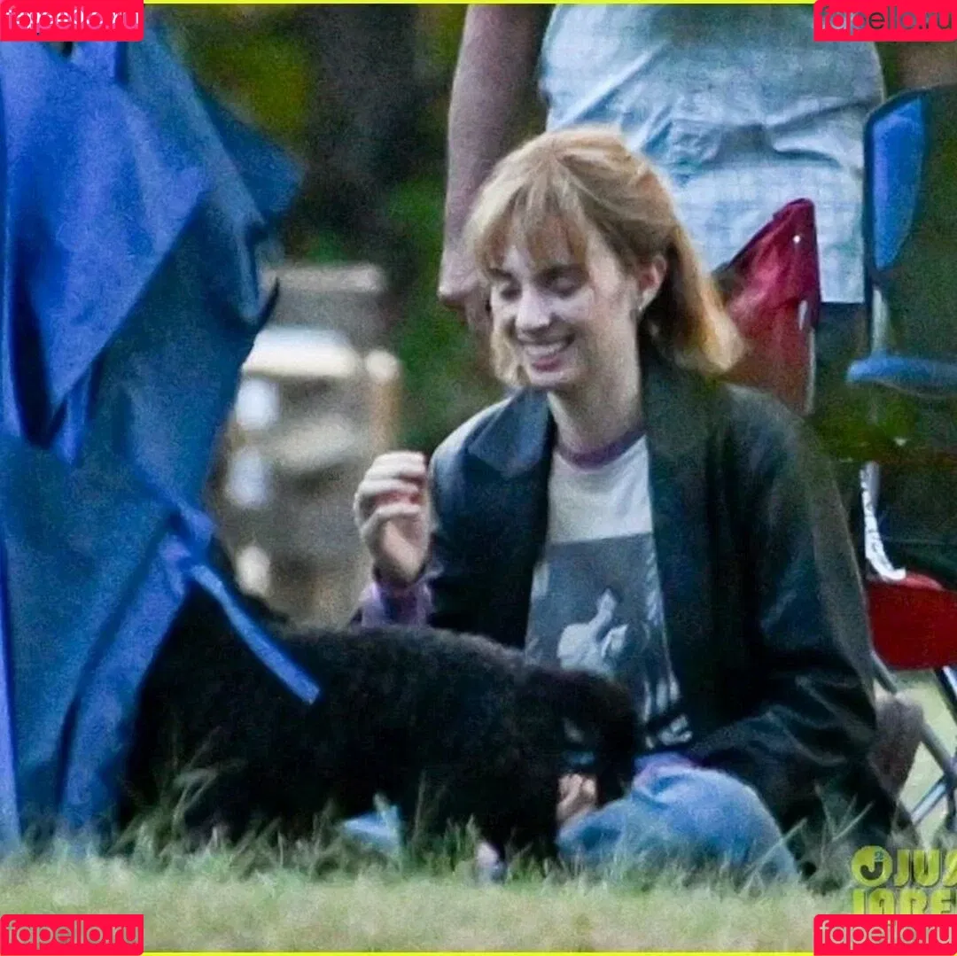 Maya Hawke / maya_hawke / neohawk2 Onlyfans Photo Gallery 