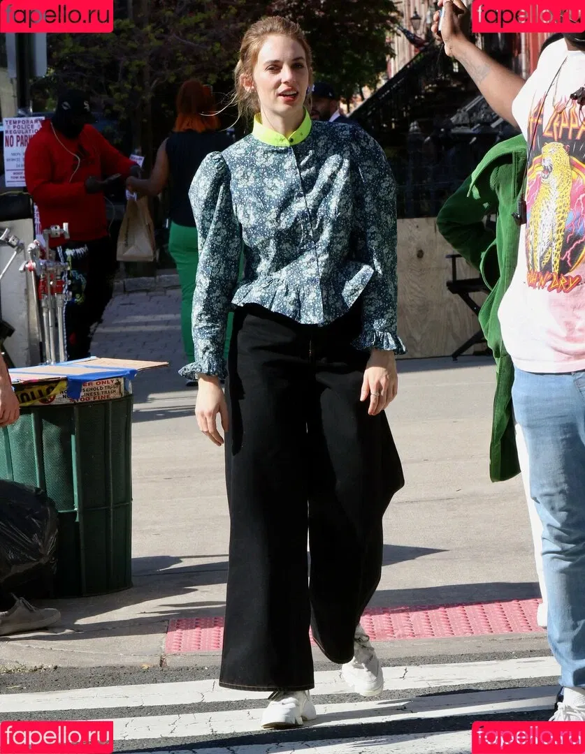 Maya Hawke / maya_hawke / neohawk2 Onlyfans Photo Gallery 