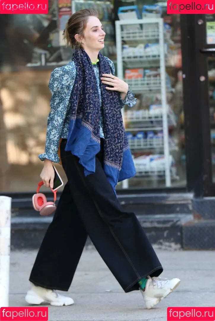 Maya Hawke / maya_hawke / neohawk2 Onlyfans Photo Gallery 