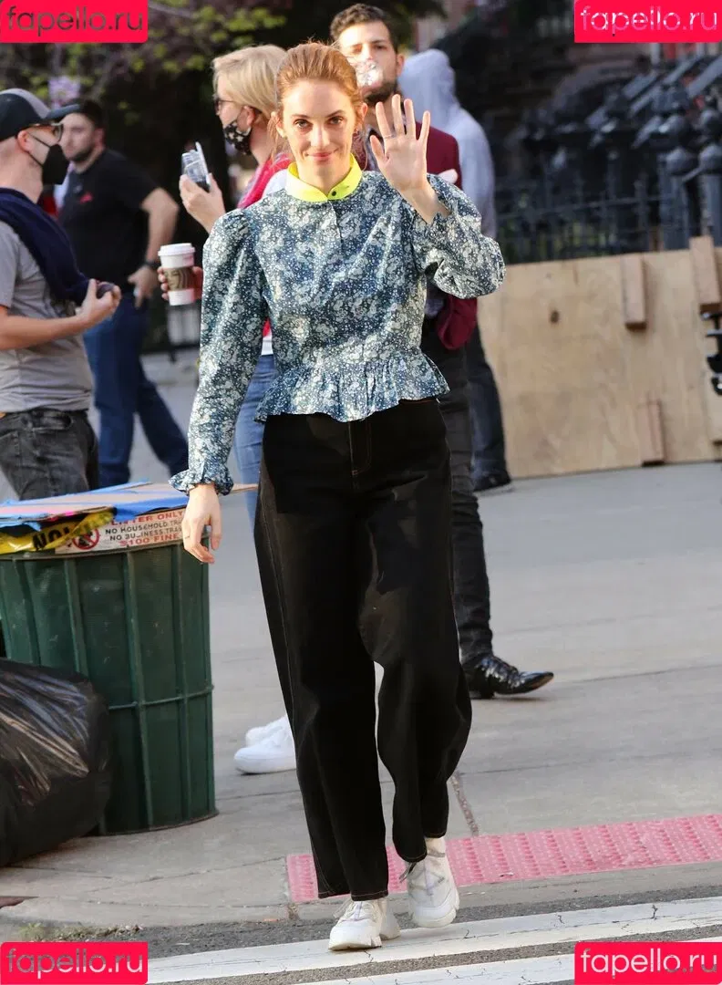 Maya Hawke / maya_hawke / neohawk2 Onlyfans Photo Gallery 