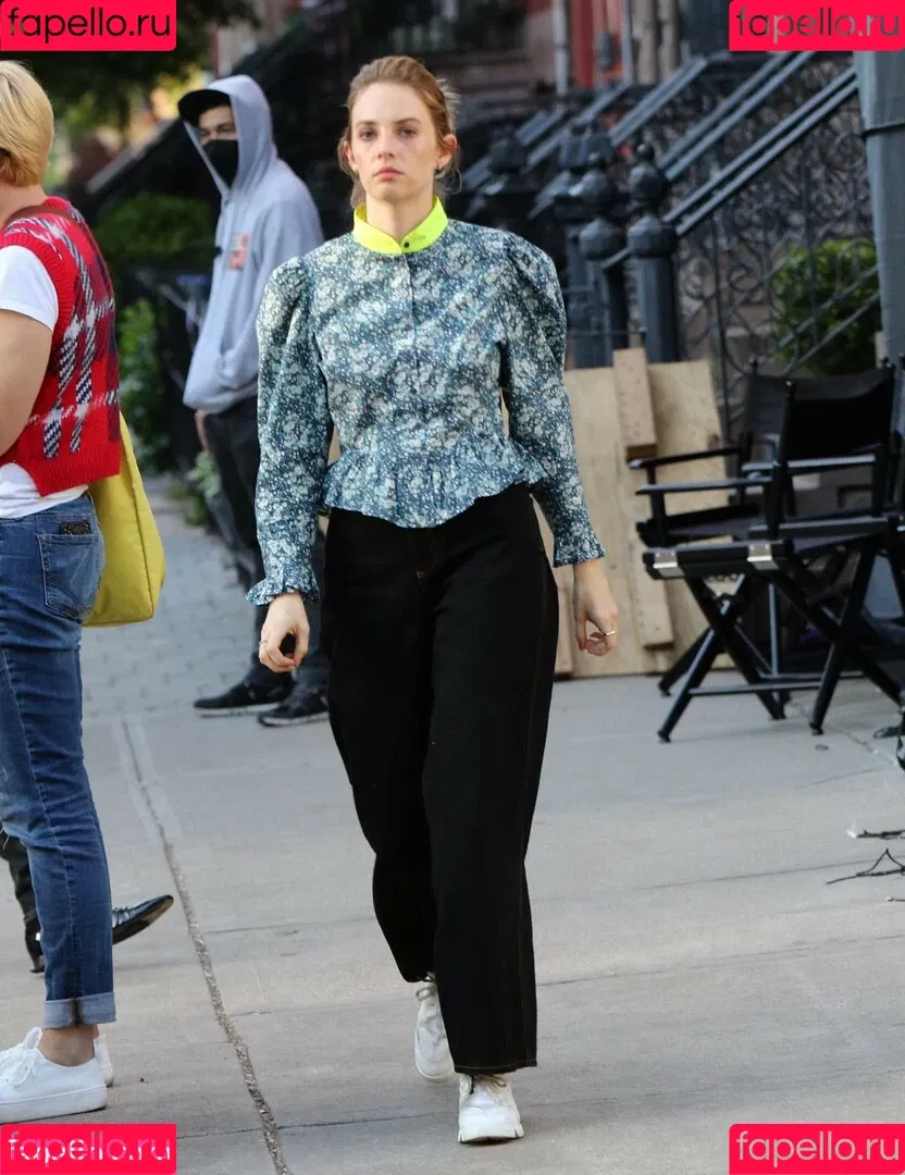 Maya Hawke / maya_hawke / neohawk2 Onlyfans Photo Gallery 