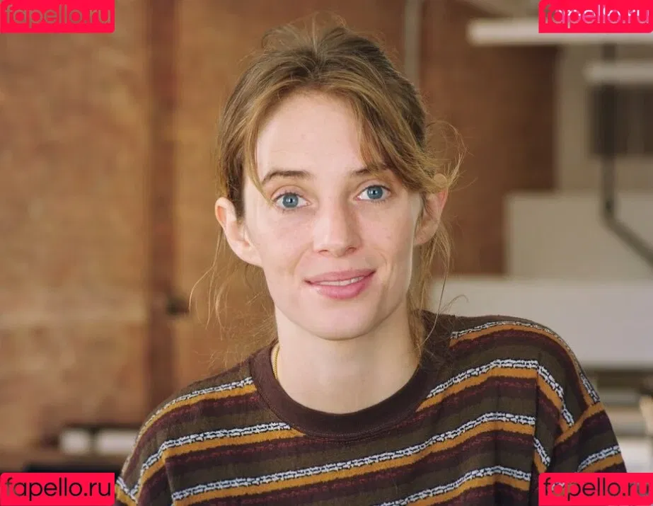 Maya Hawke / maya_hawke / neohawk2 Onlyfans Photo Gallery 