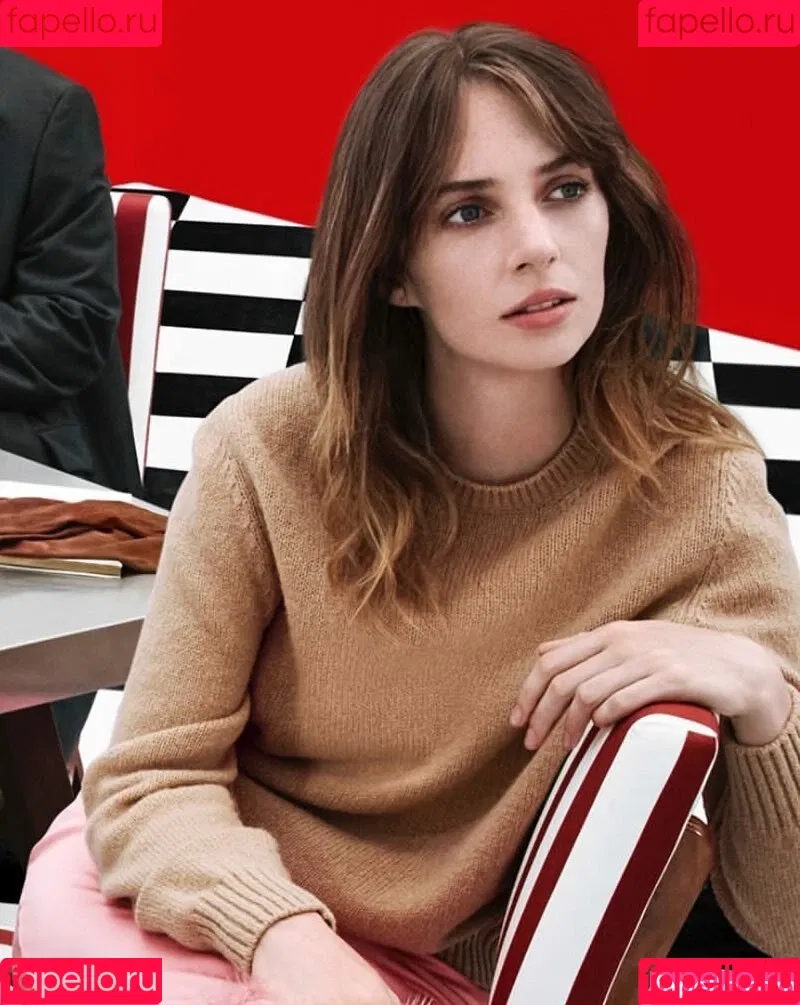 Maya Hawke / maya_hawke / neohawk2 Onlyfans Photo Gallery 